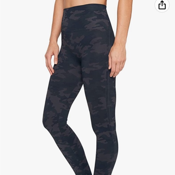 | SPANX | Look at Me Now Seamless Leggings. - Picture 2 of 16